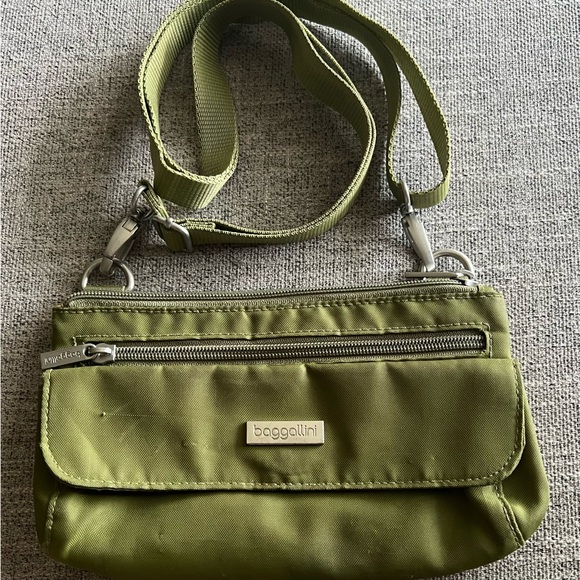 Baggallini Green Crossbody Bag - Picture 1 of 6
